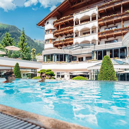 Trofana Royal 5 Hotel Ишгъл Екстериор снимка