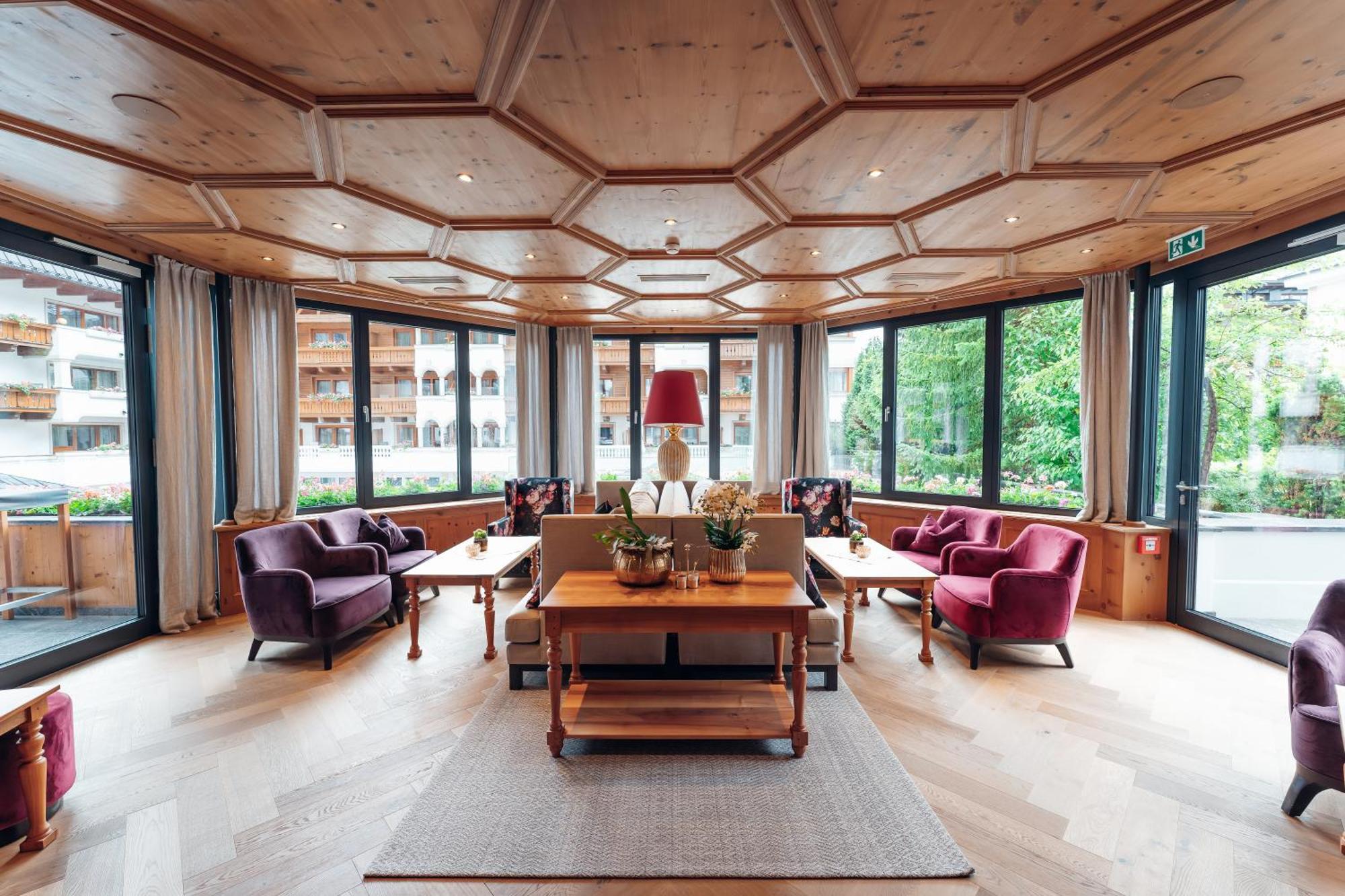 Trofana Royal 5 Hotel Ишгъл Екстериор снимка