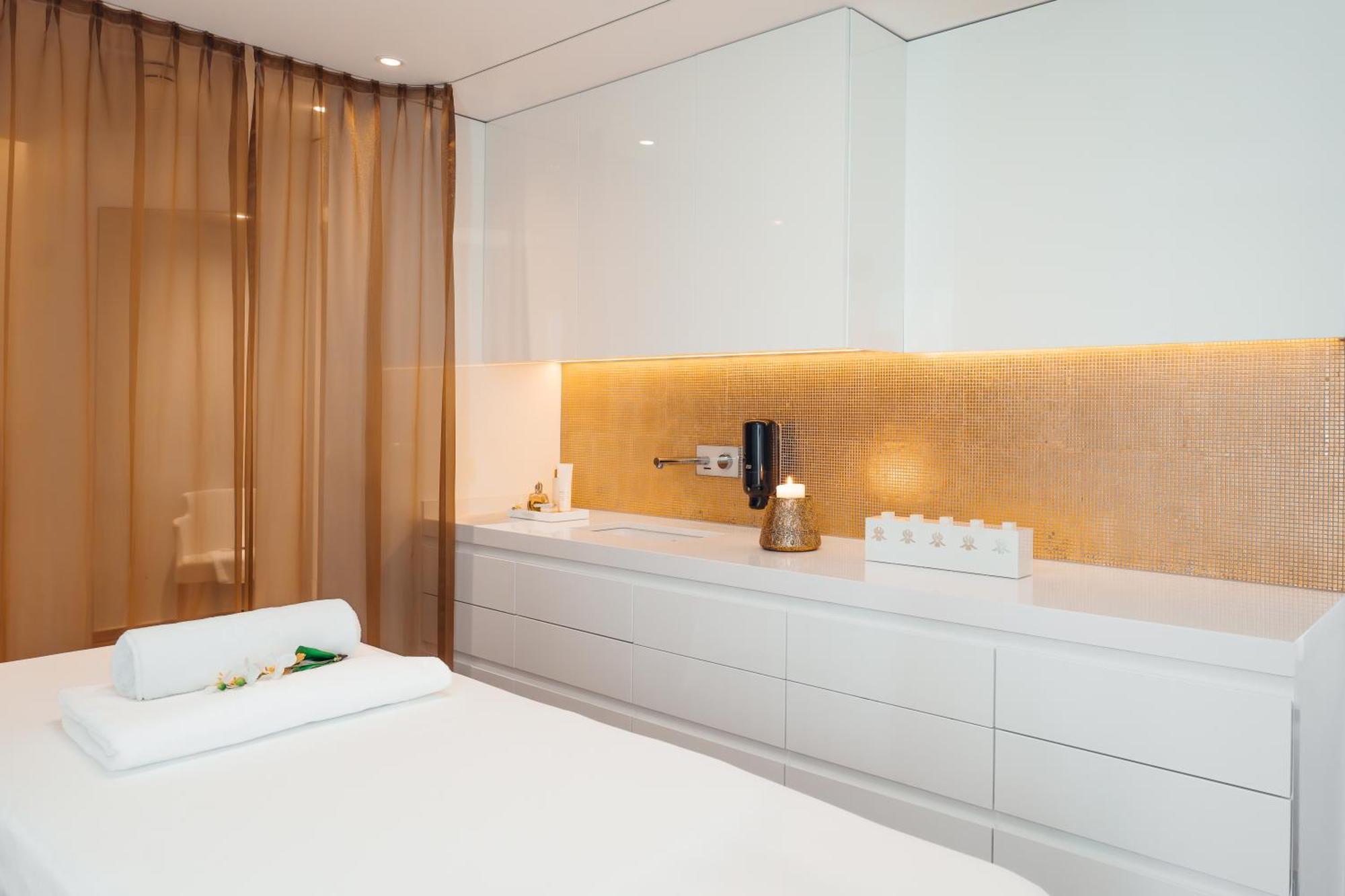 Trofana Royal 5 Hotel Ишгъл Екстериор снимка
