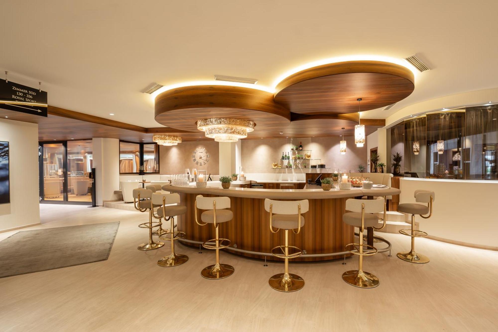 Trofana Royal 5 Hotel Ишгъл Екстериор снимка